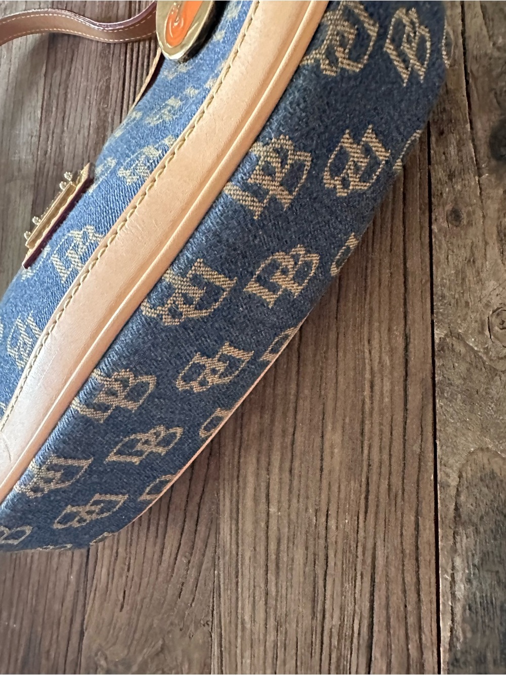 Vintage Y2K Dooney & Bourke Signature Denim Small Zip-Top Shoulder Bag - Picture 3 of 11